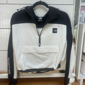 Women’s north face hoodie